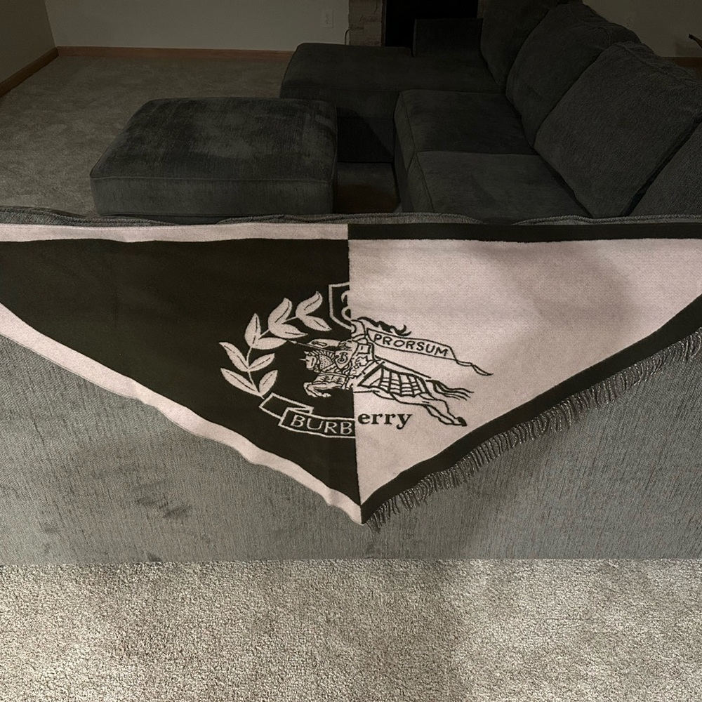 Burberry Two-Tone Black and Pink Shawl